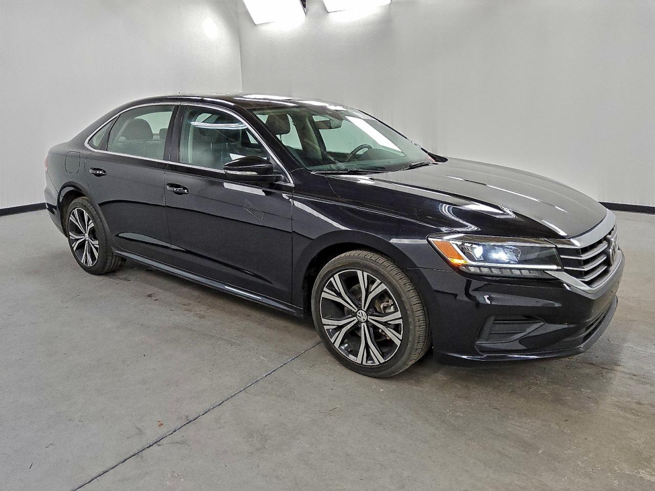2021 VOLKSWAGEN PASSAT SE photo 4