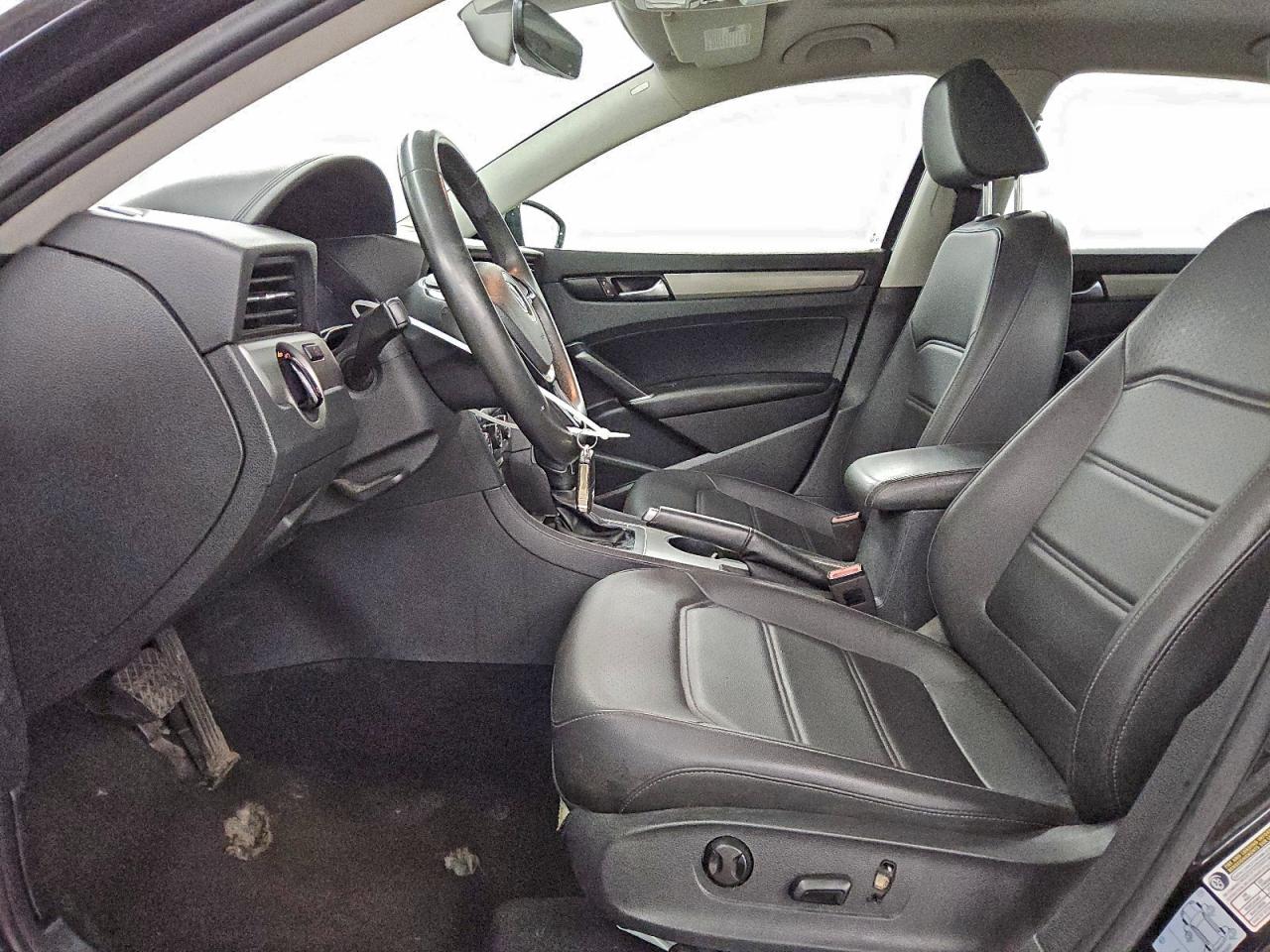 2021 VOLKSWAGEN PASSAT SE photo 7