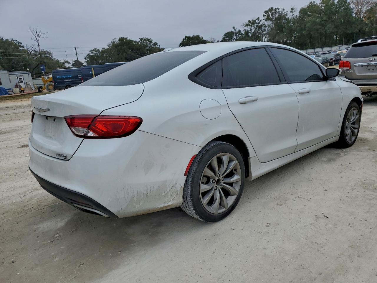 2015 CHRYSLER 200 S photo 3