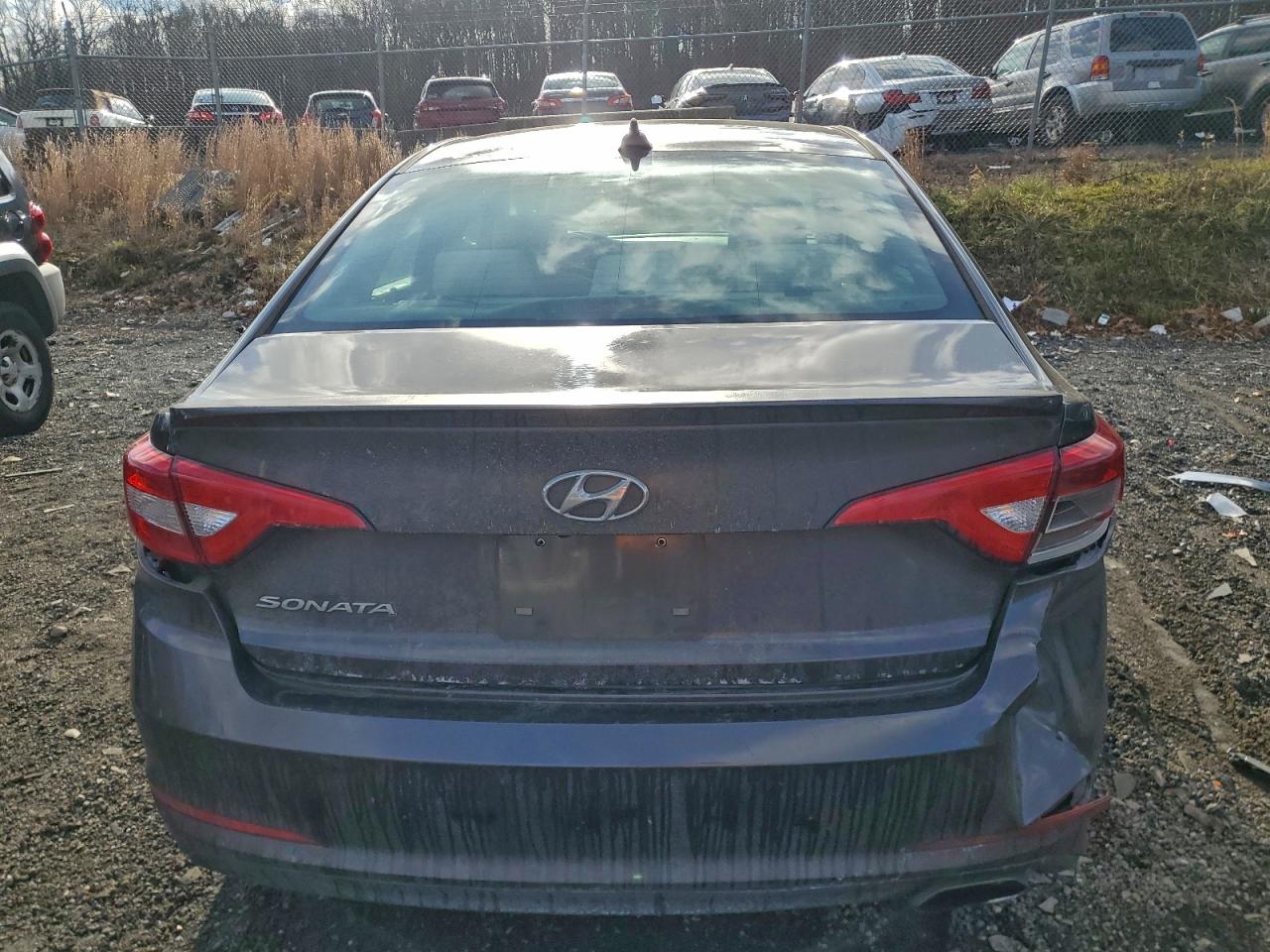 2017 HYUNDAI SONATA SE photo 6