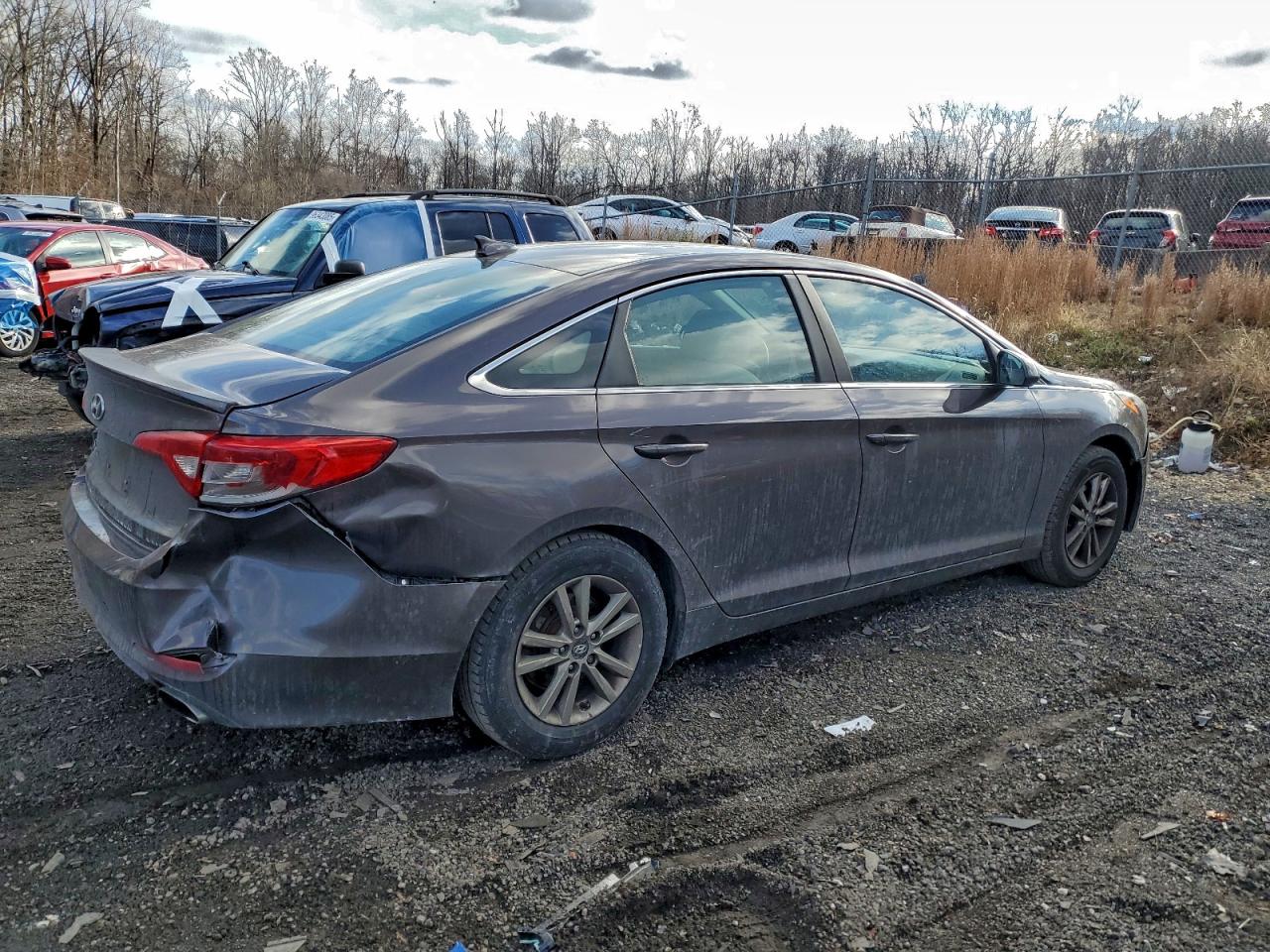 2017 HYUNDAI SONATA SE photo 3