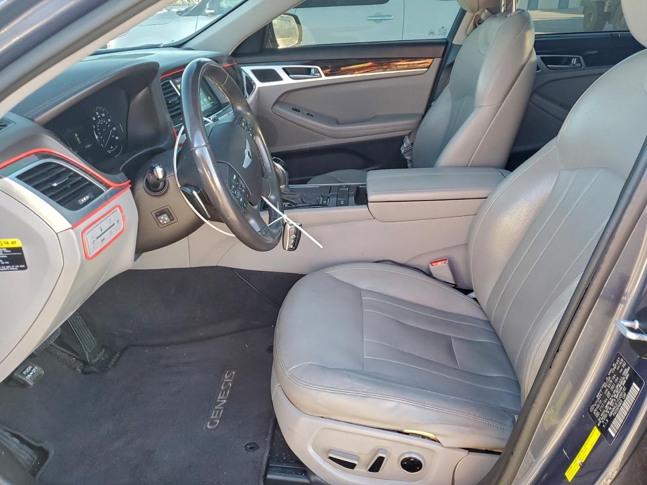 2015 HYUNDAI GENESIS 3.8L photo 7