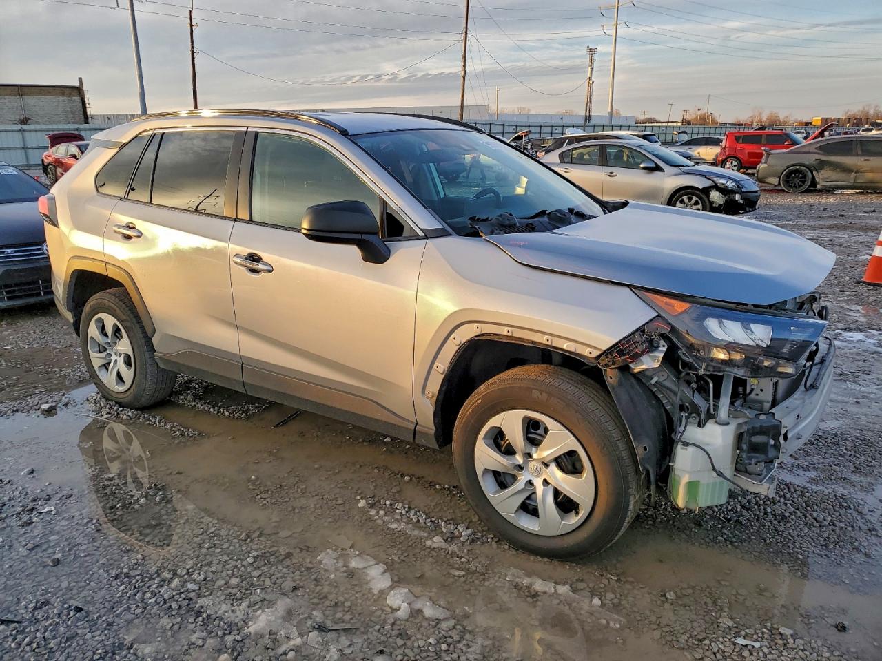 2021 TOYOTA RAV4 LE photo 4