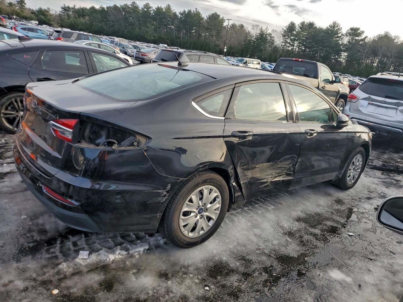 2019 FORD FUSION S photo 3