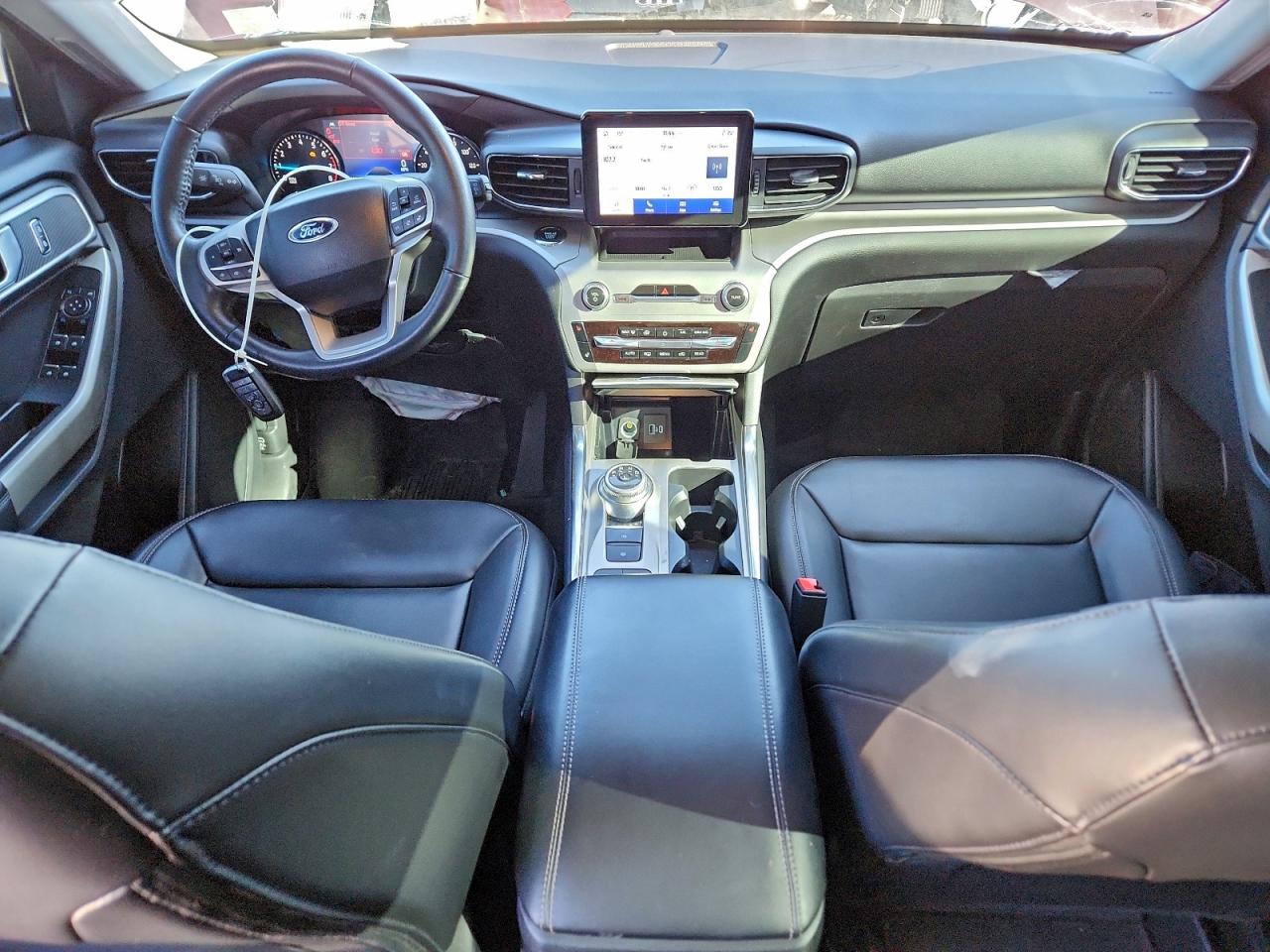 2023 FORD EXPLORER XLT photo 8