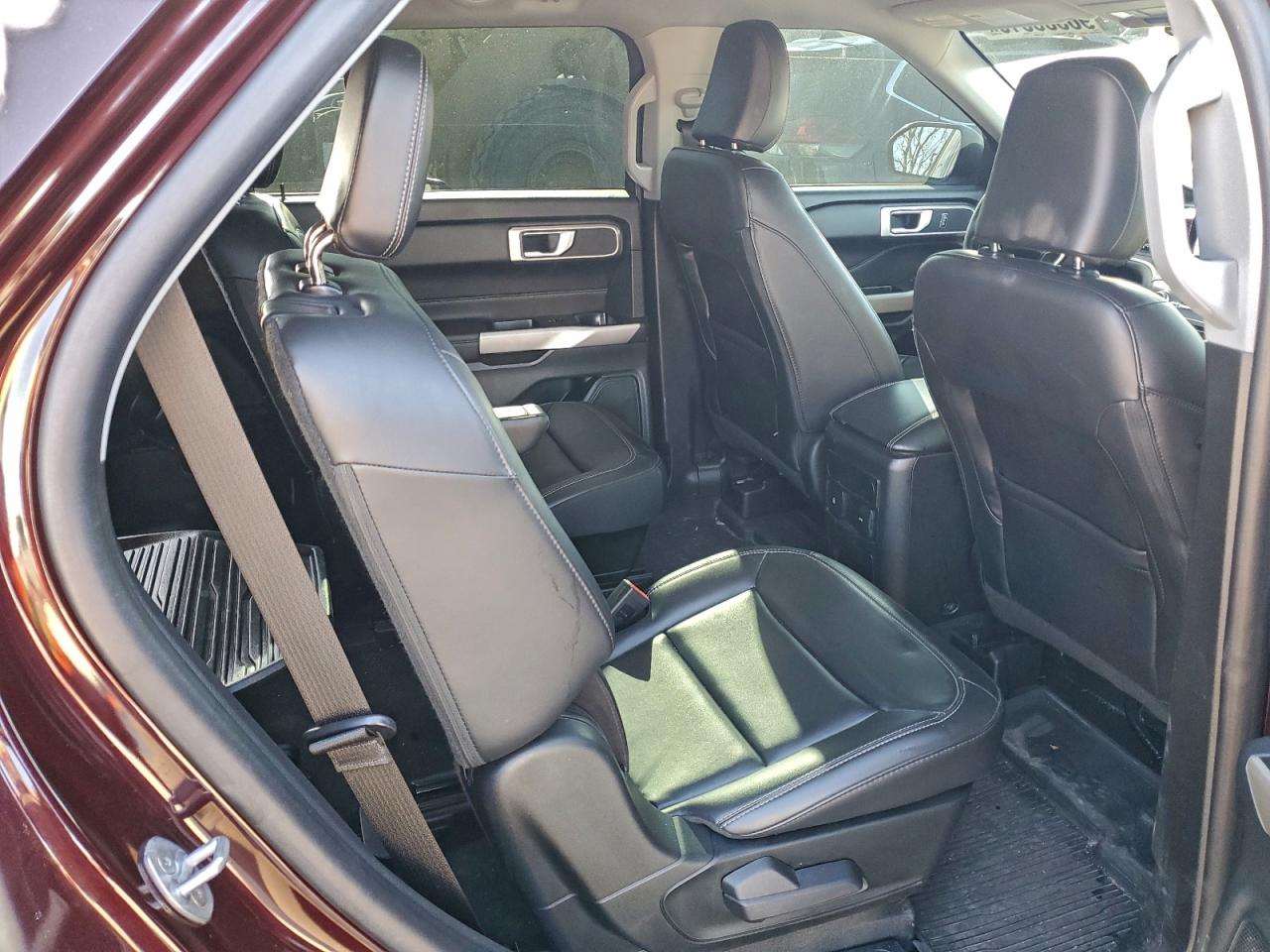 2023 FORD EXPLORER XLT photo 10