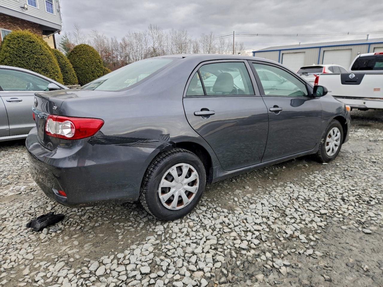 2011 TOYOTA COROLLA BASE photo 3