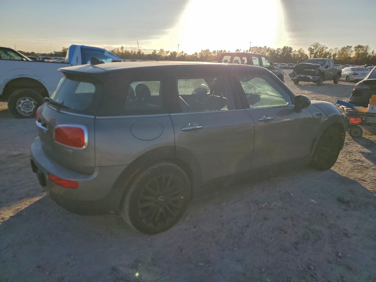 2016 MINI COOPER CLUBMAN photo 3