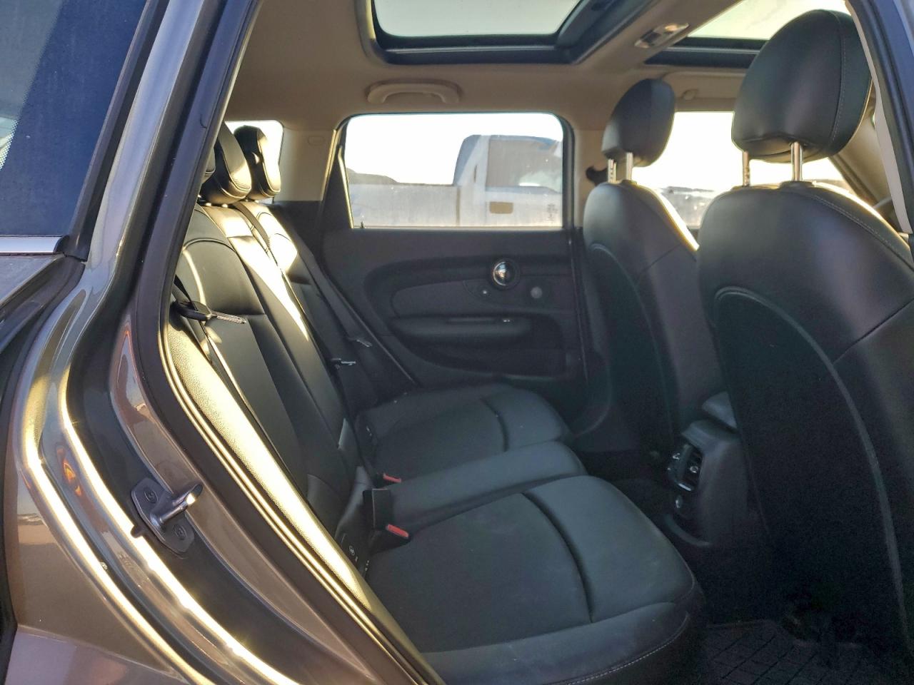 2016 MINI COOPER CLUBMAN photo 11