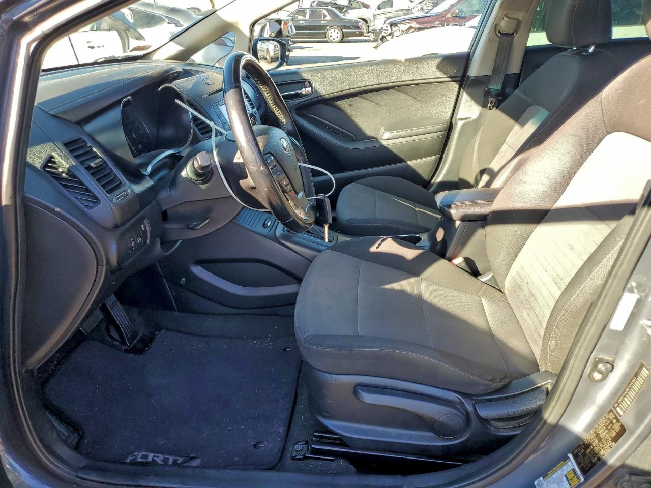 2014 KIA FORTE EX photo 7