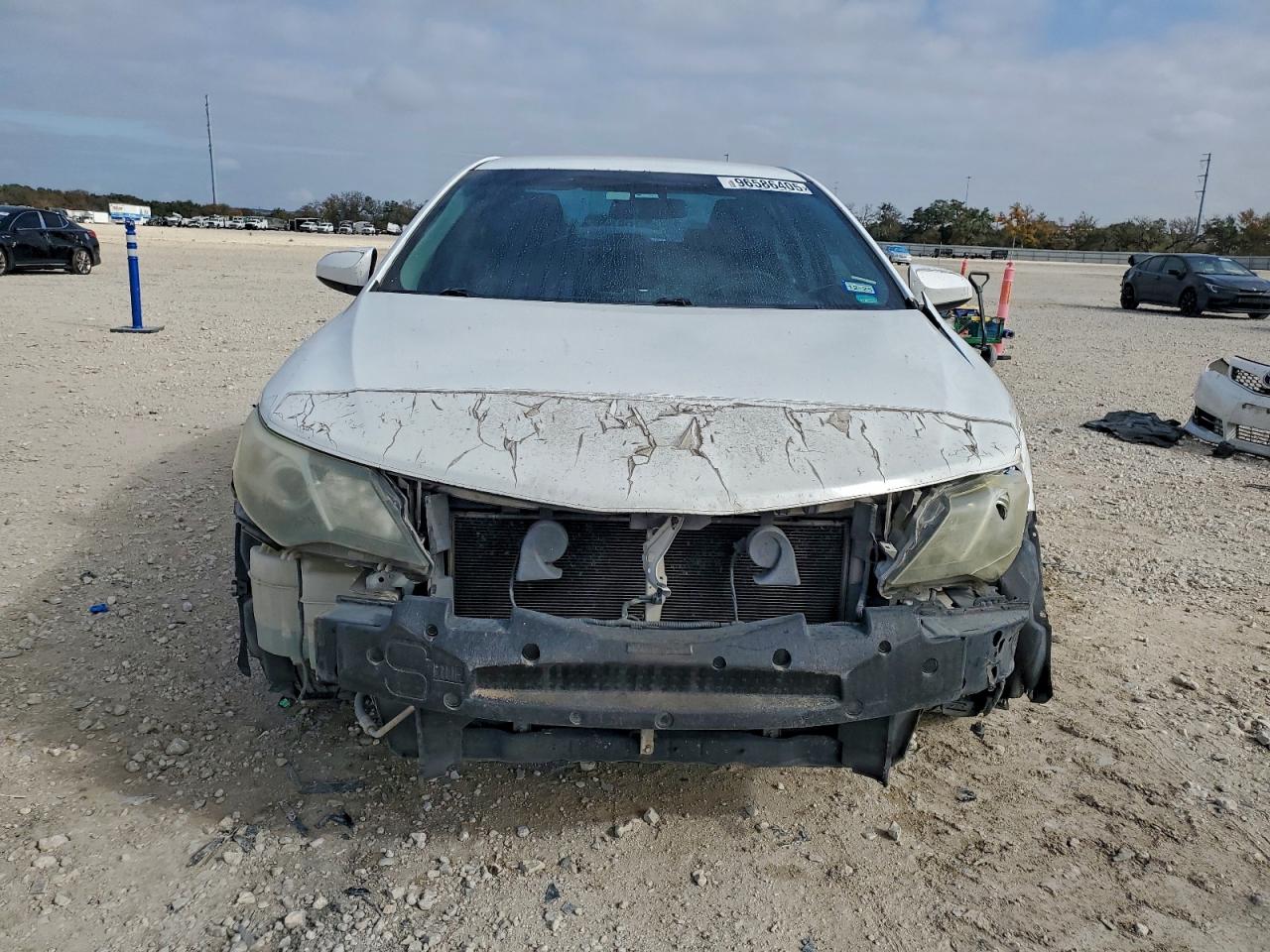 2014 TOYOTA CAMRY L photo 13