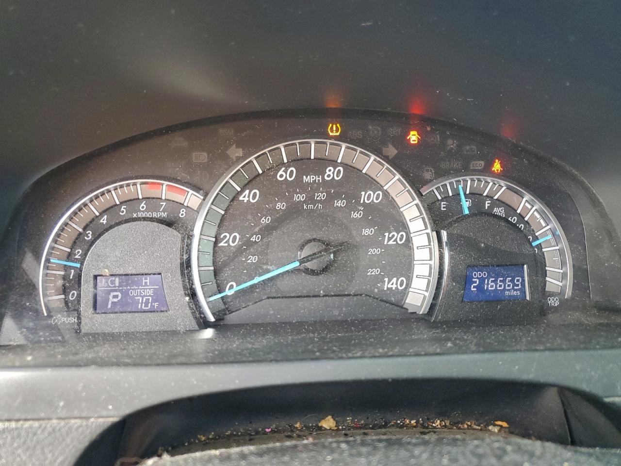 2014 TOYOTA CAMRY L photo 25