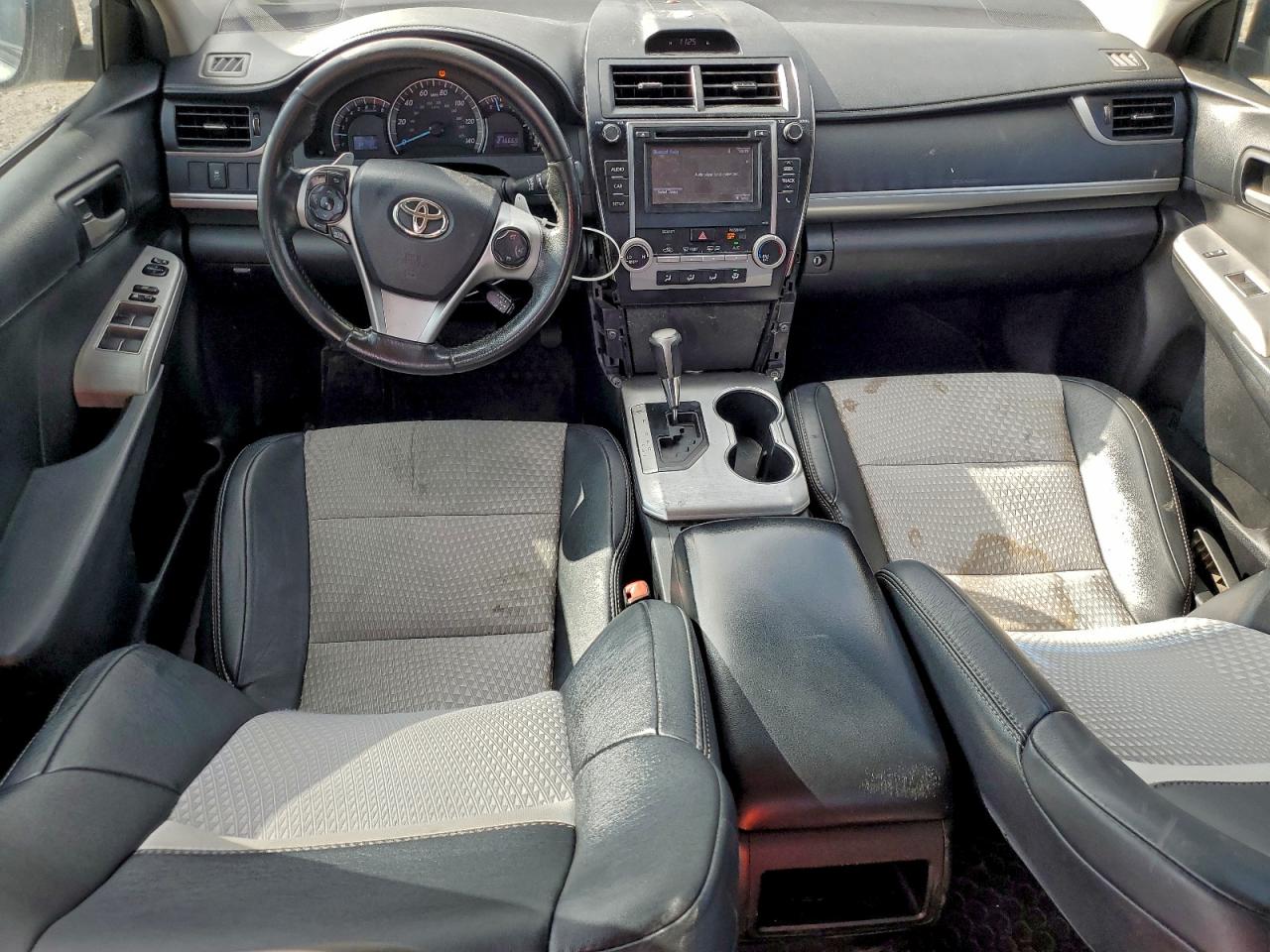 2014 TOYOTA CAMRY L photo 22