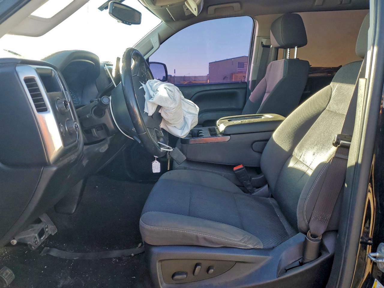 2018 CHEVROLET SILVERADO K1500 LT photo 7