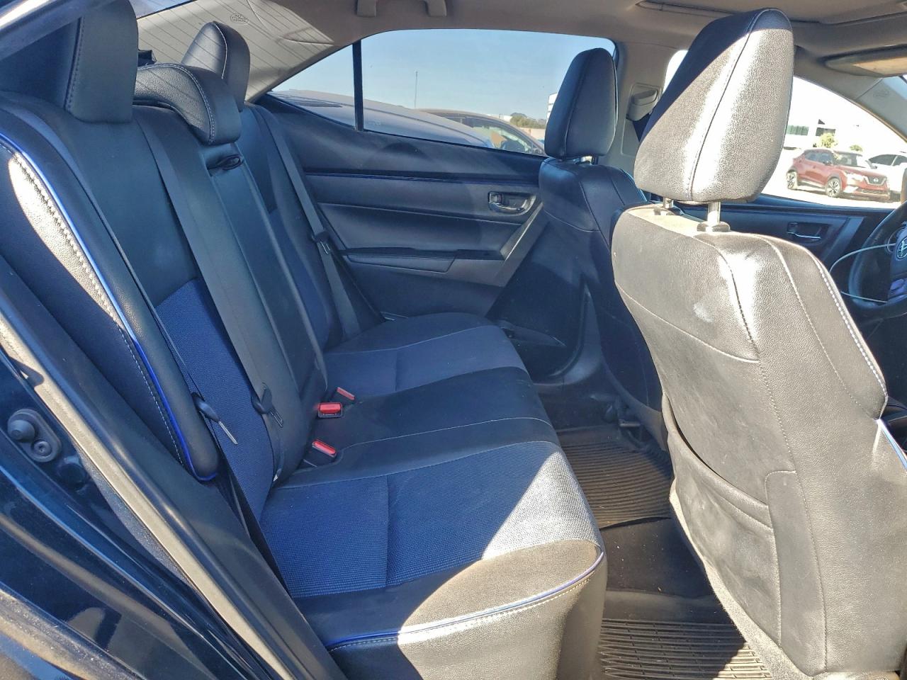 2019 TOYOTA COROLLA L photo 10