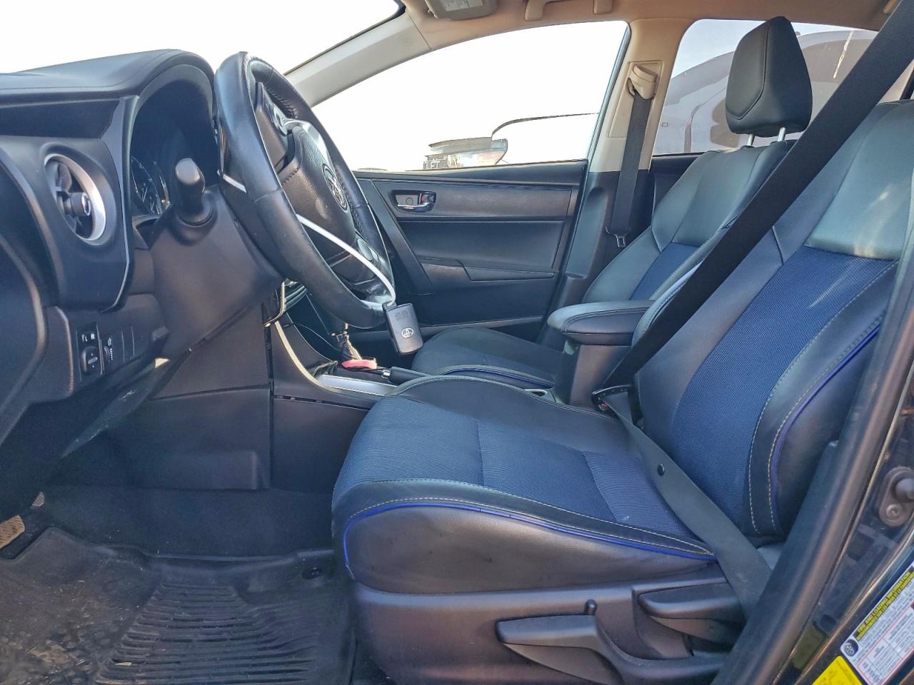 2019 TOYOTA COROLLA L photo 7