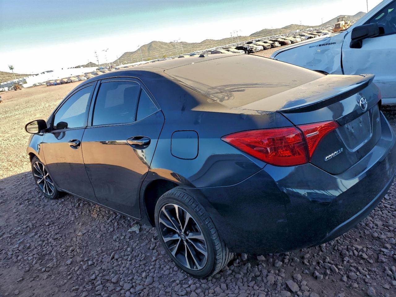 2019 TOYOTA COROLLA L photo 2