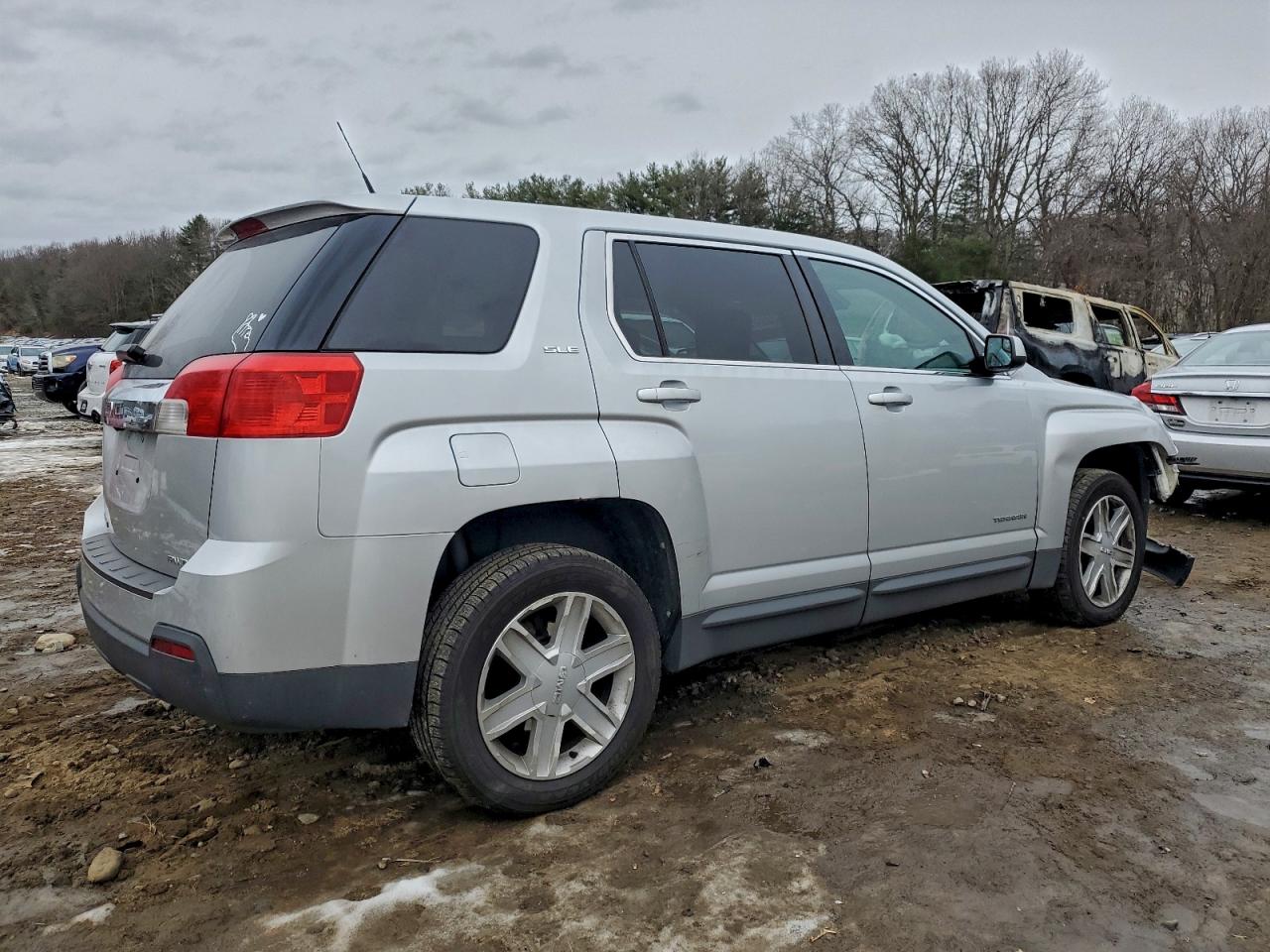 2012 GMC TERRAIN SLE photo 3