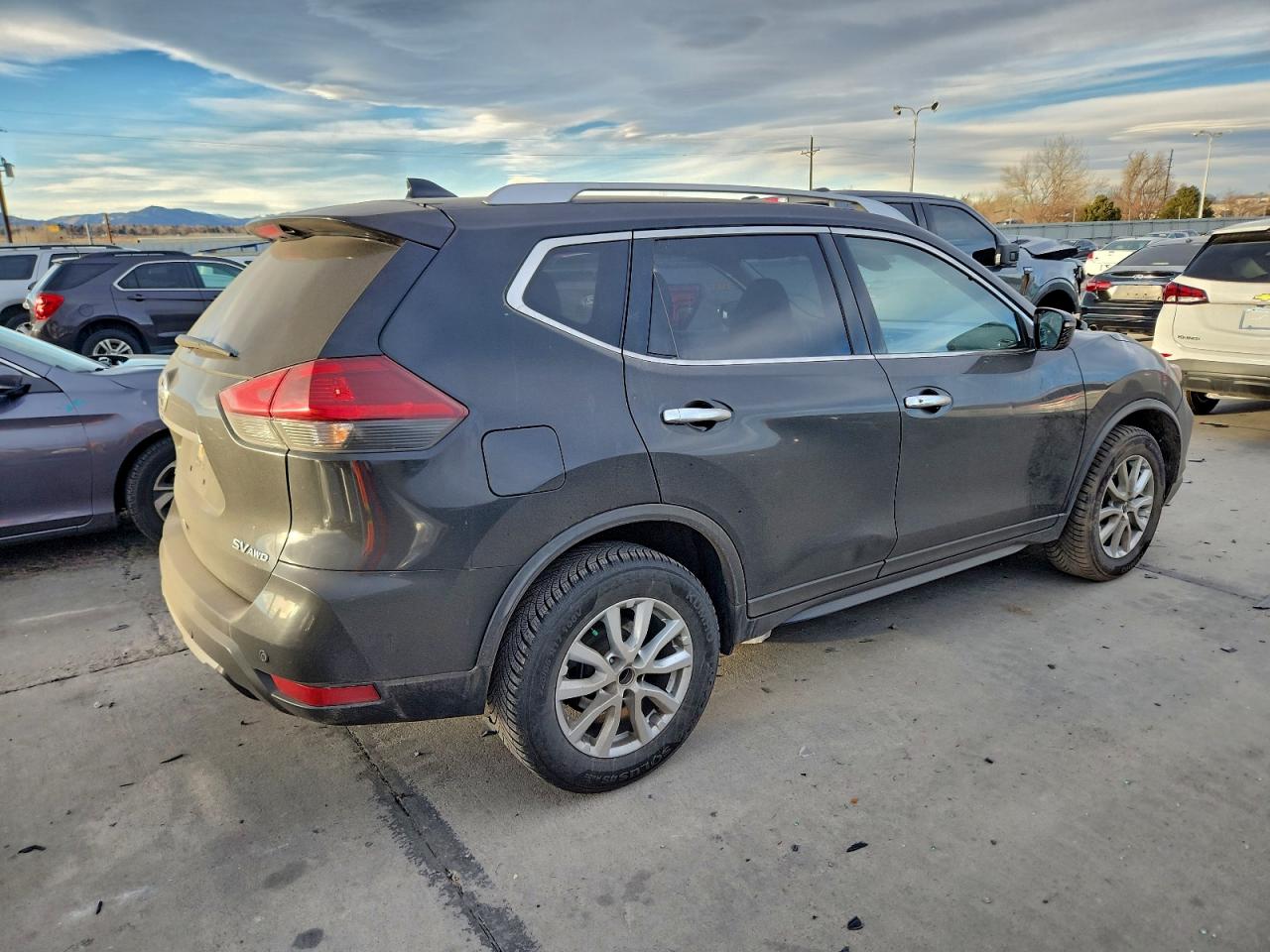2020 NISSAN ROGUE S photo 3