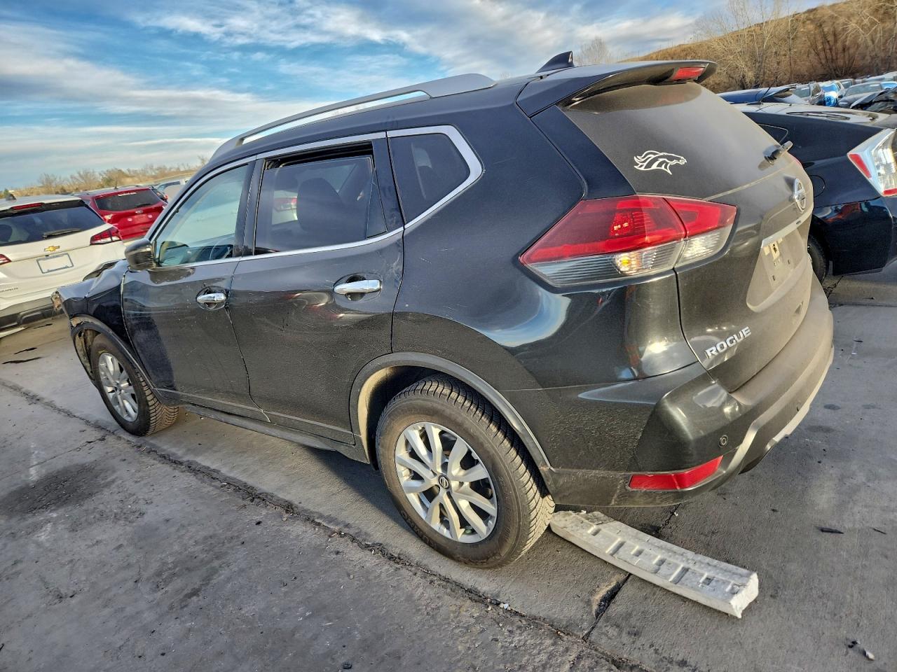 2020 NISSAN ROGUE S photo 2