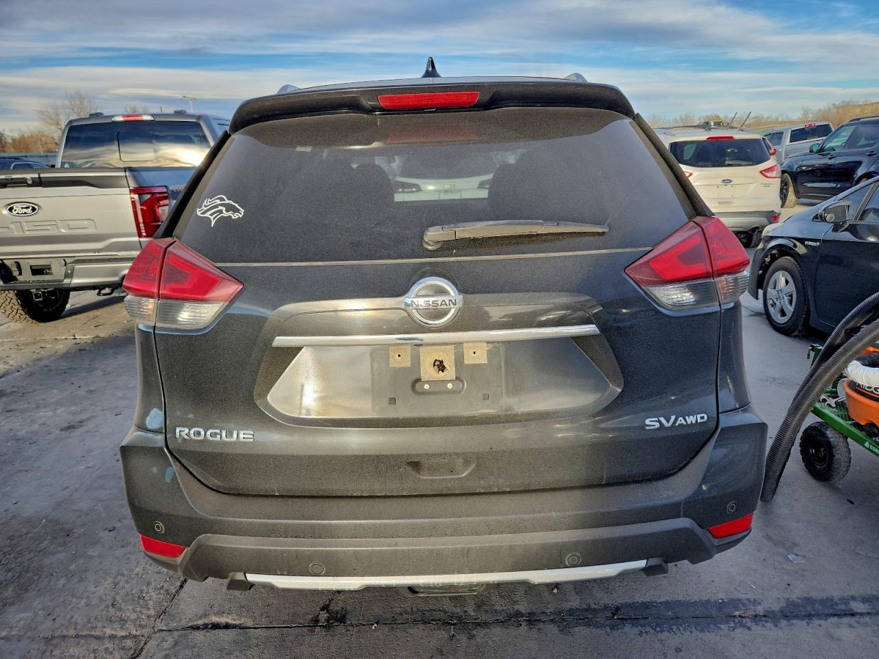2020 NISSAN ROGUE S photo 6