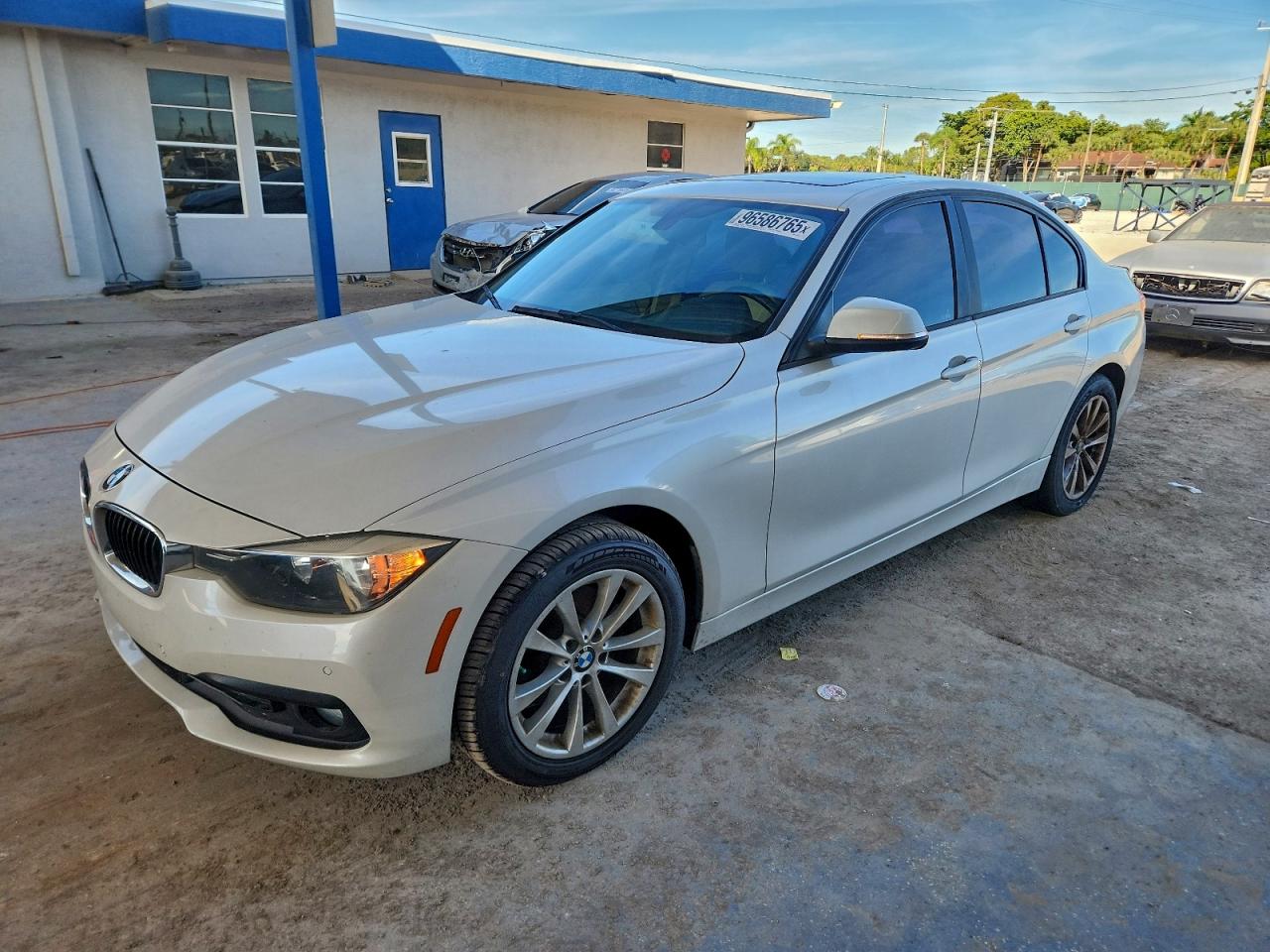 2016 BMW 320