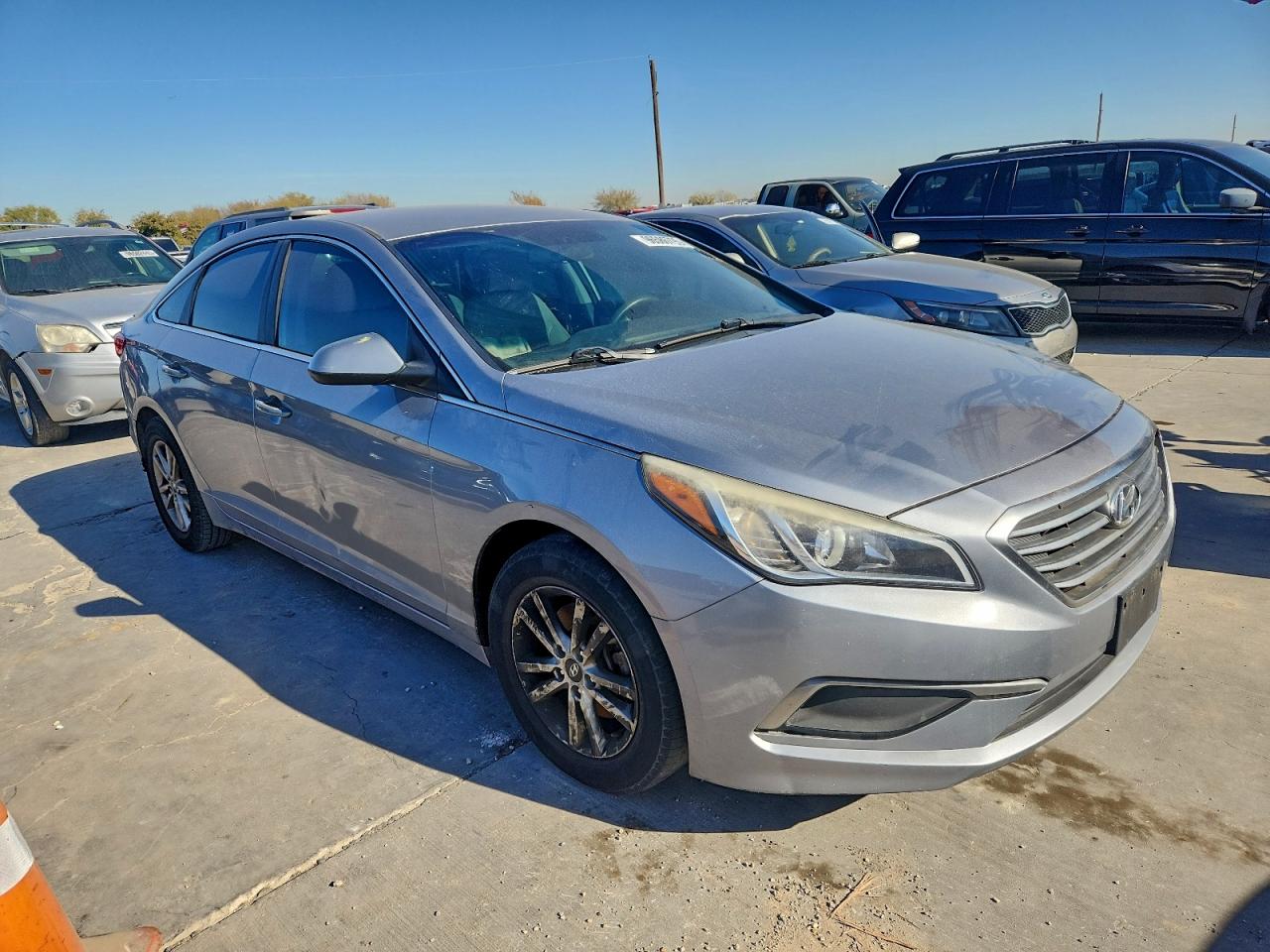 2017 HYUNDAI SONATA SE photo 4