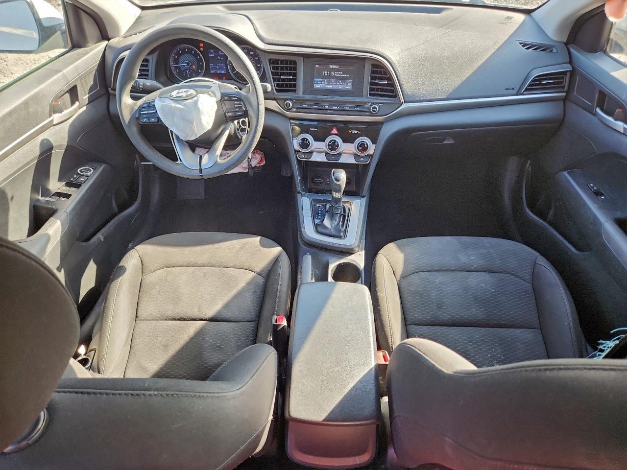 2019 HYUNDAI ELANTRA SE photo 8