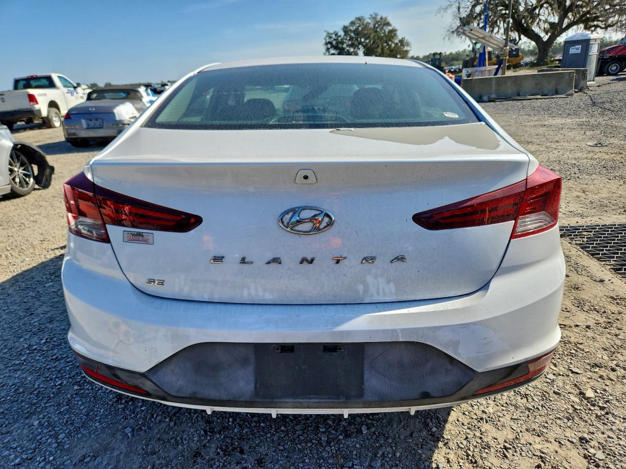 2019 HYUNDAI ELANTRA SE photo 6