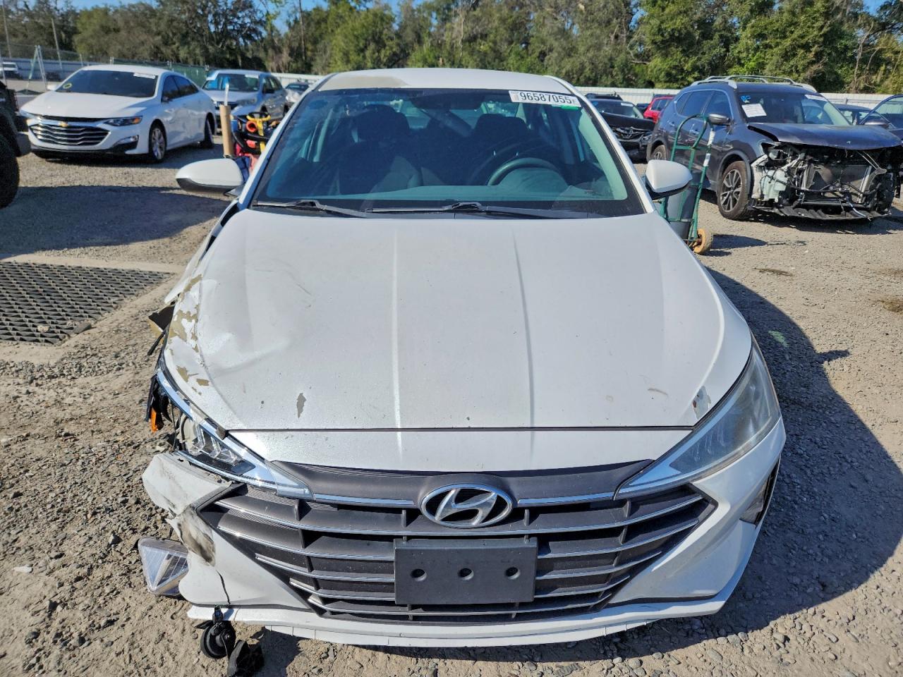 2019 HYUNDAI ELANTRA SE photo 5