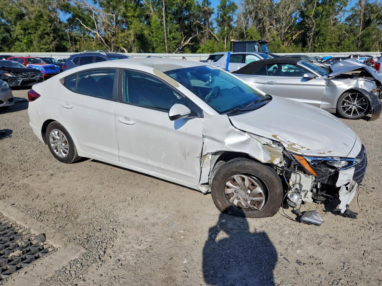 2019 HYUNDAI ELANTRA SE photo 4