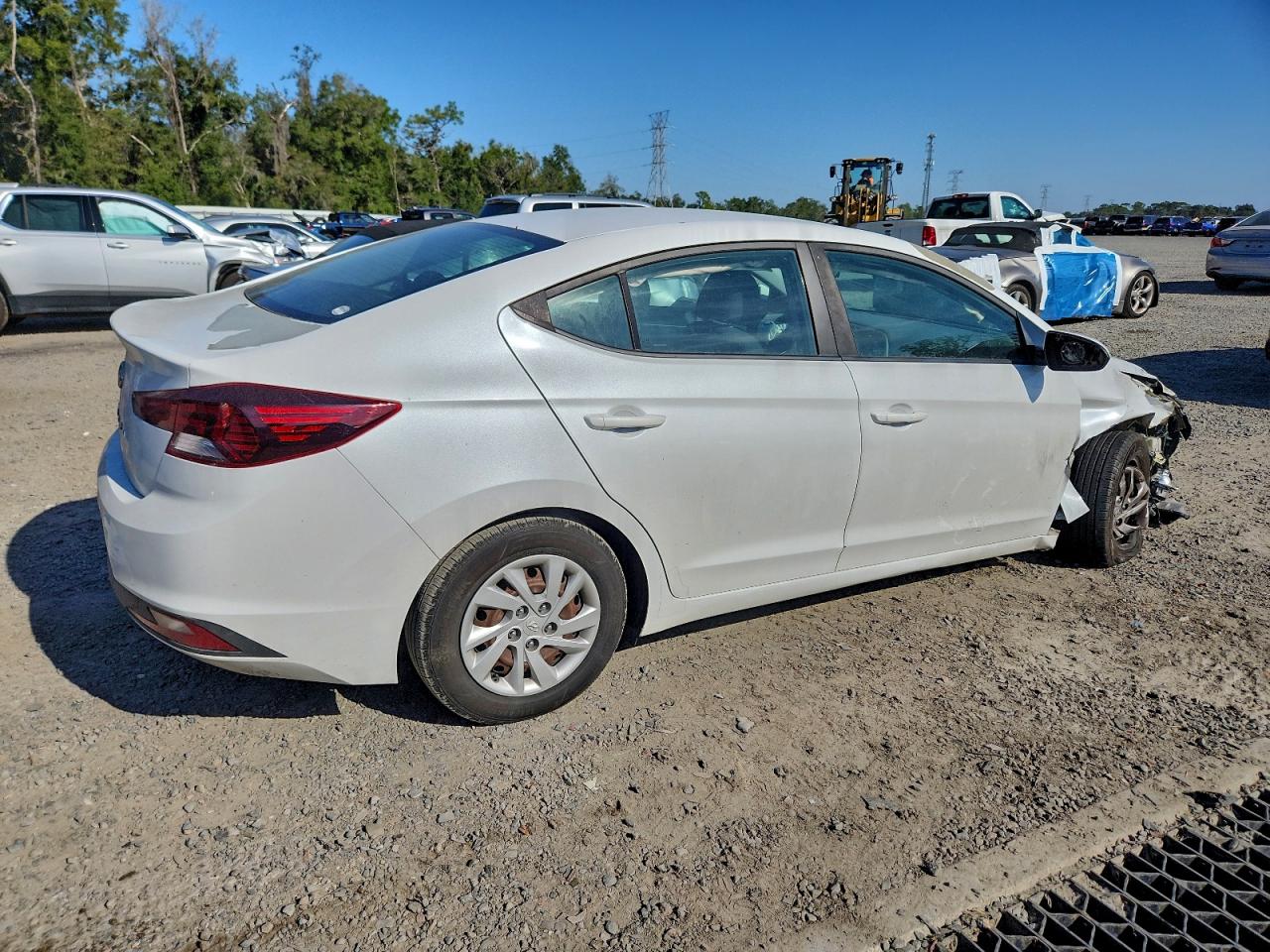 2019 HYUNDAI ELANTRA SE photo 3