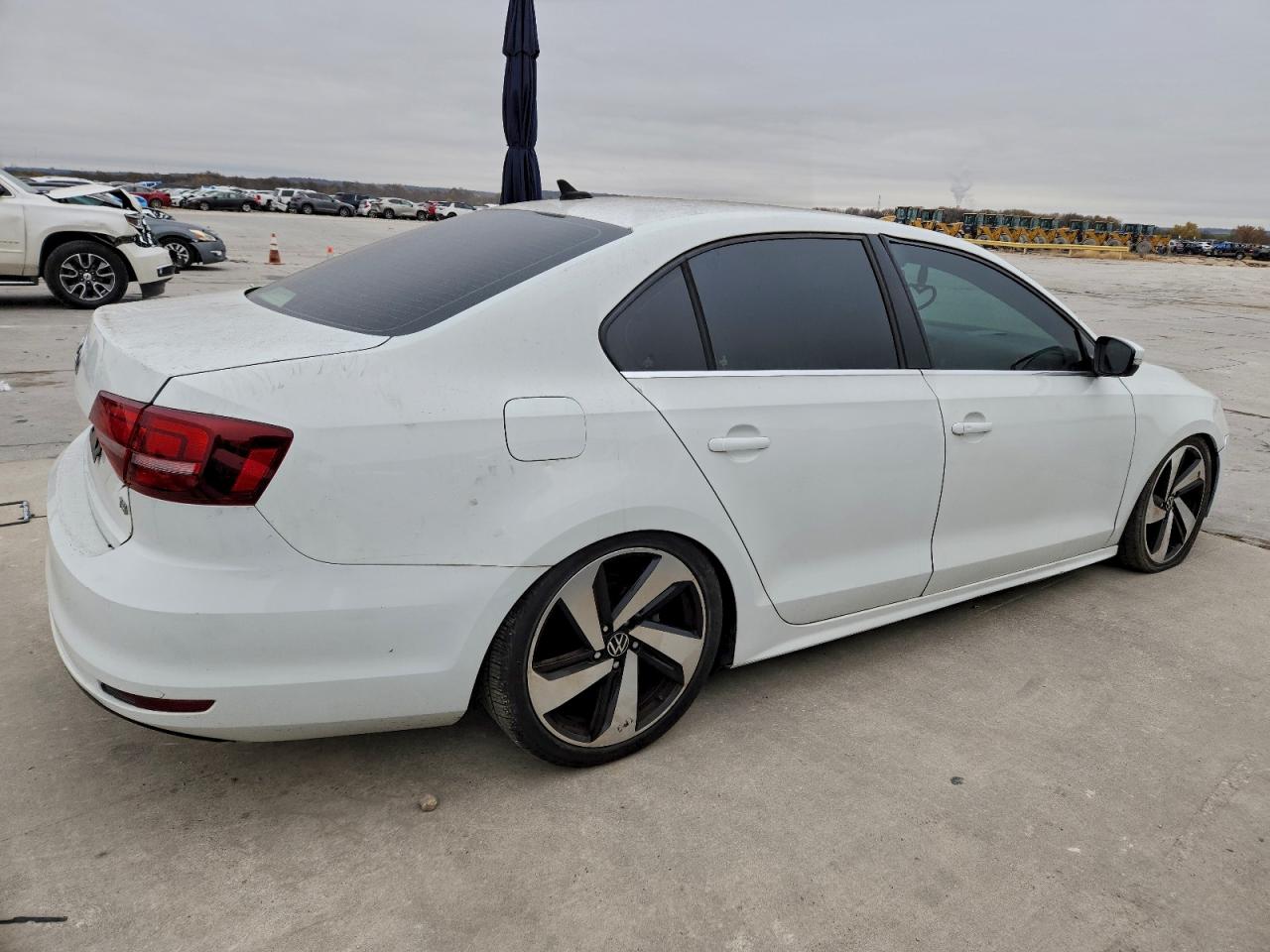 2016 VOLKSWAGEN JETTA SEL photo 3