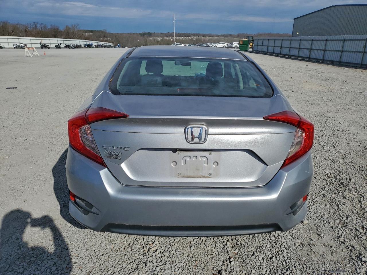 2017 HONDA CIVIC LX photo 6