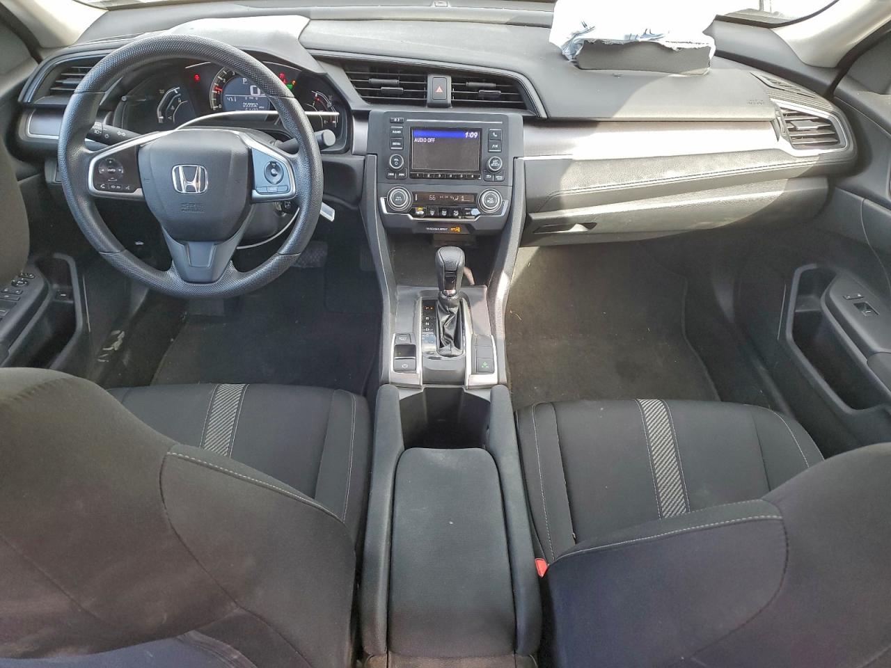 2017 HONDA CIVIC LX photo 8