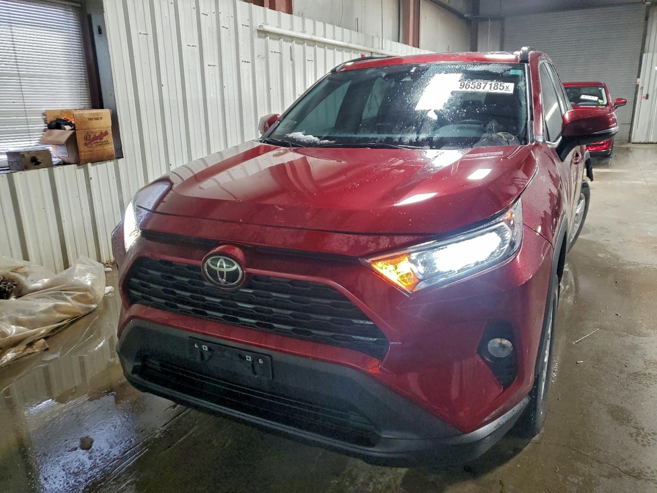 2021 TOYOTA RAV4 XLE photo 5