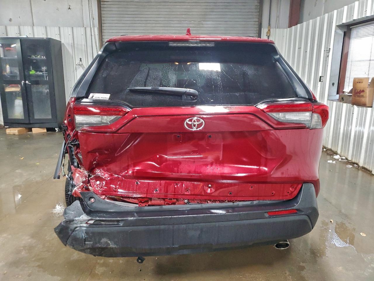 2021 TOYOTA RAV4 XLE photo 6