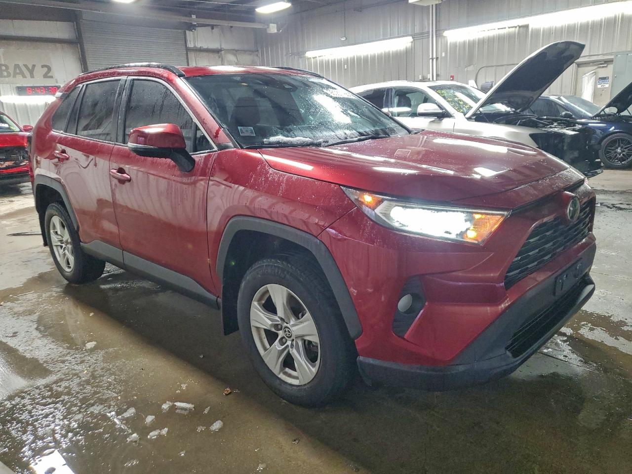 2021 TOYOTA RAV4 XLE photo 4