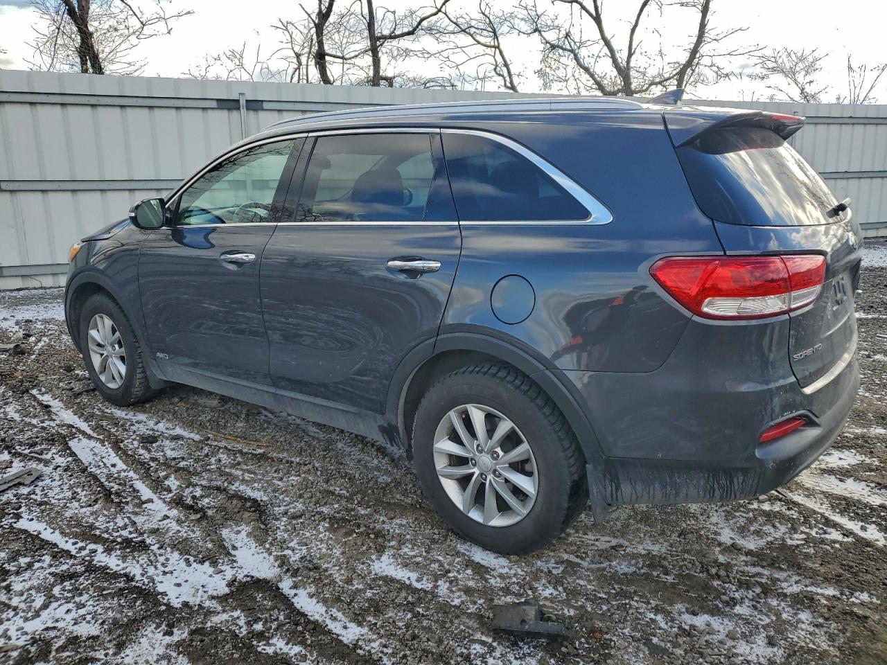 2017 KIA SORENTO LX photo 2