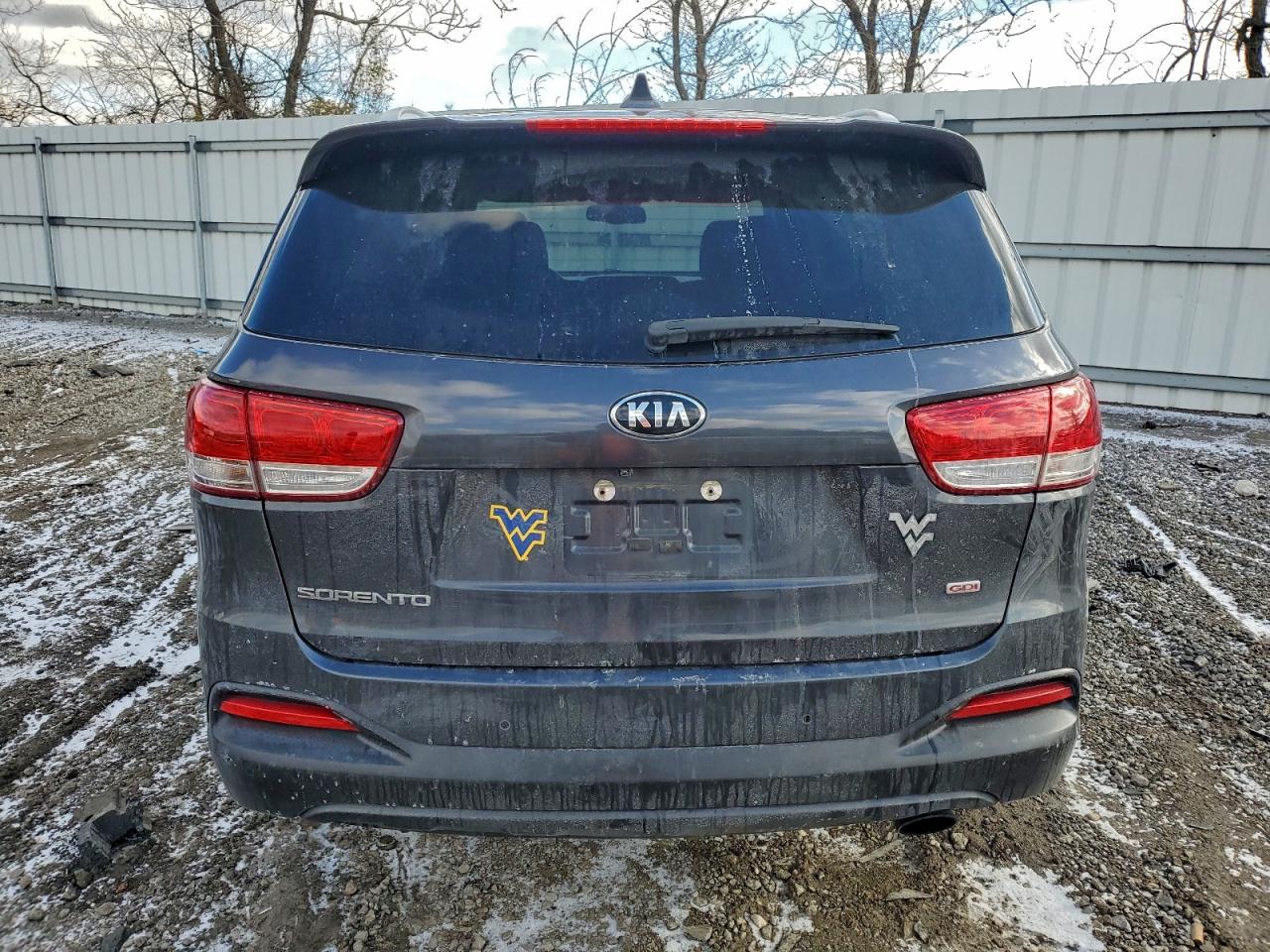 2017 KIA SORENTO LX photo 6