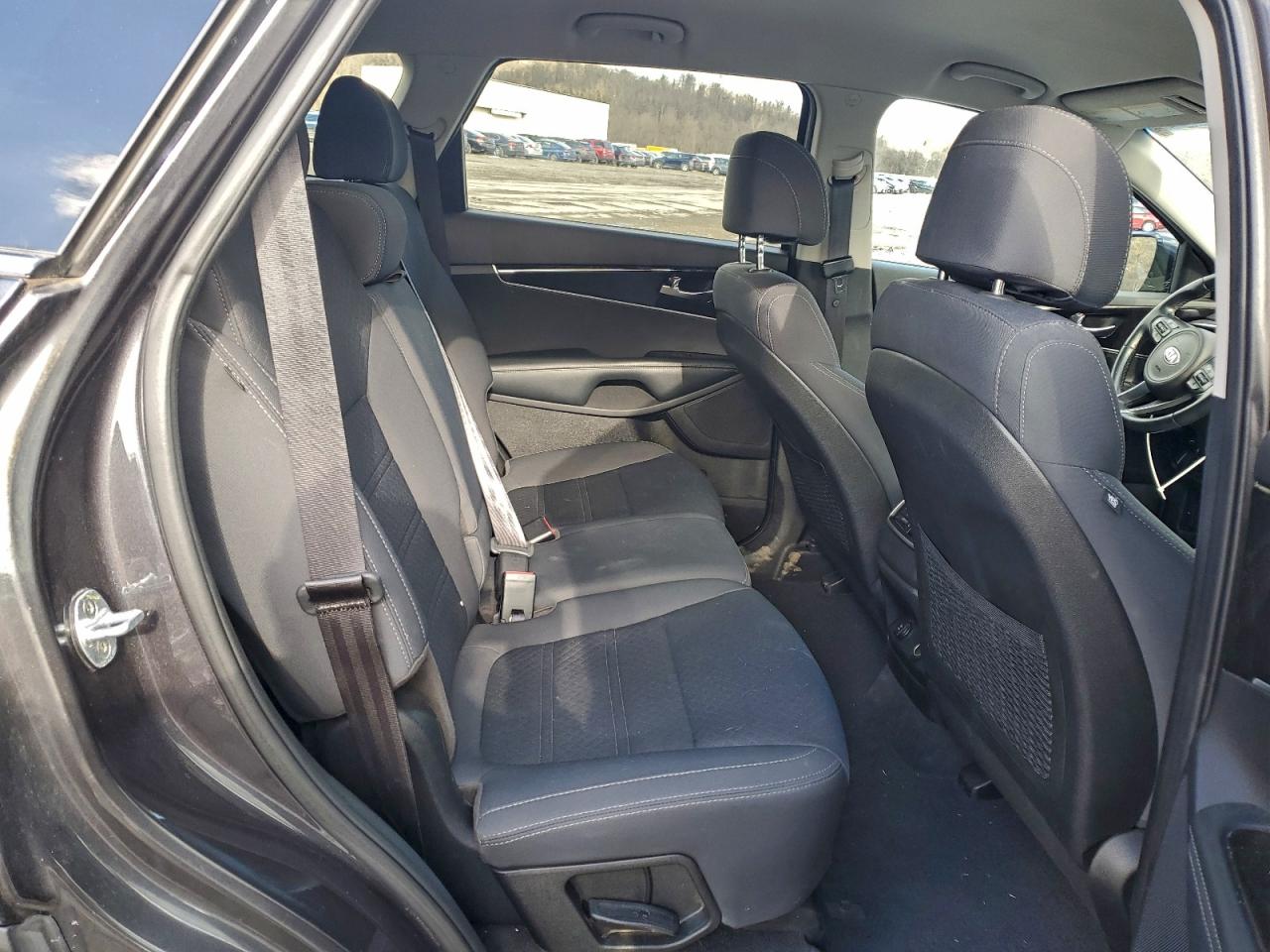 2017 KIA SORENTO LX photo 11