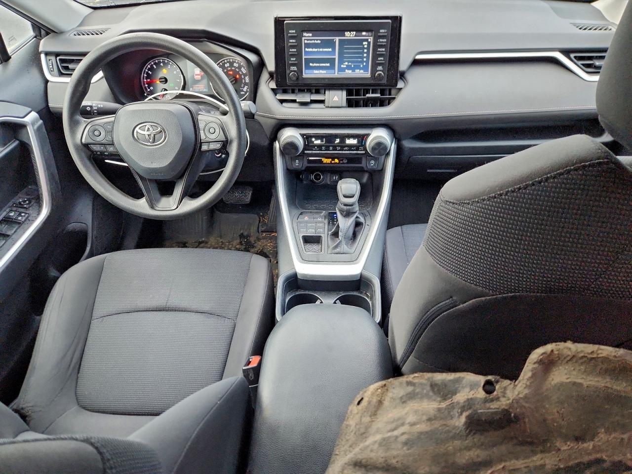 2019 TOYOTA RAV4 LE photo 8
