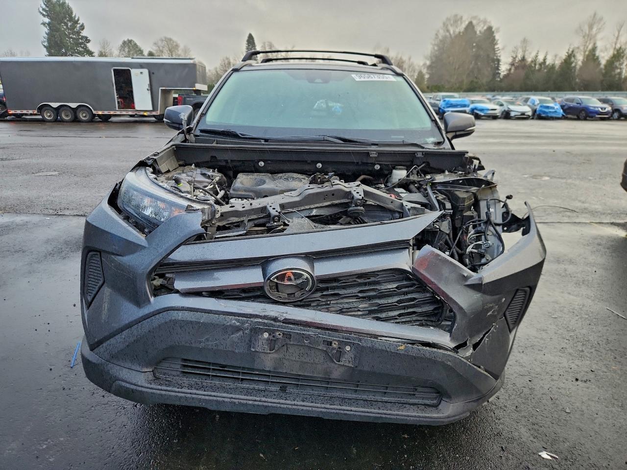 2019 TOYOTA RAV4 LE photo 5