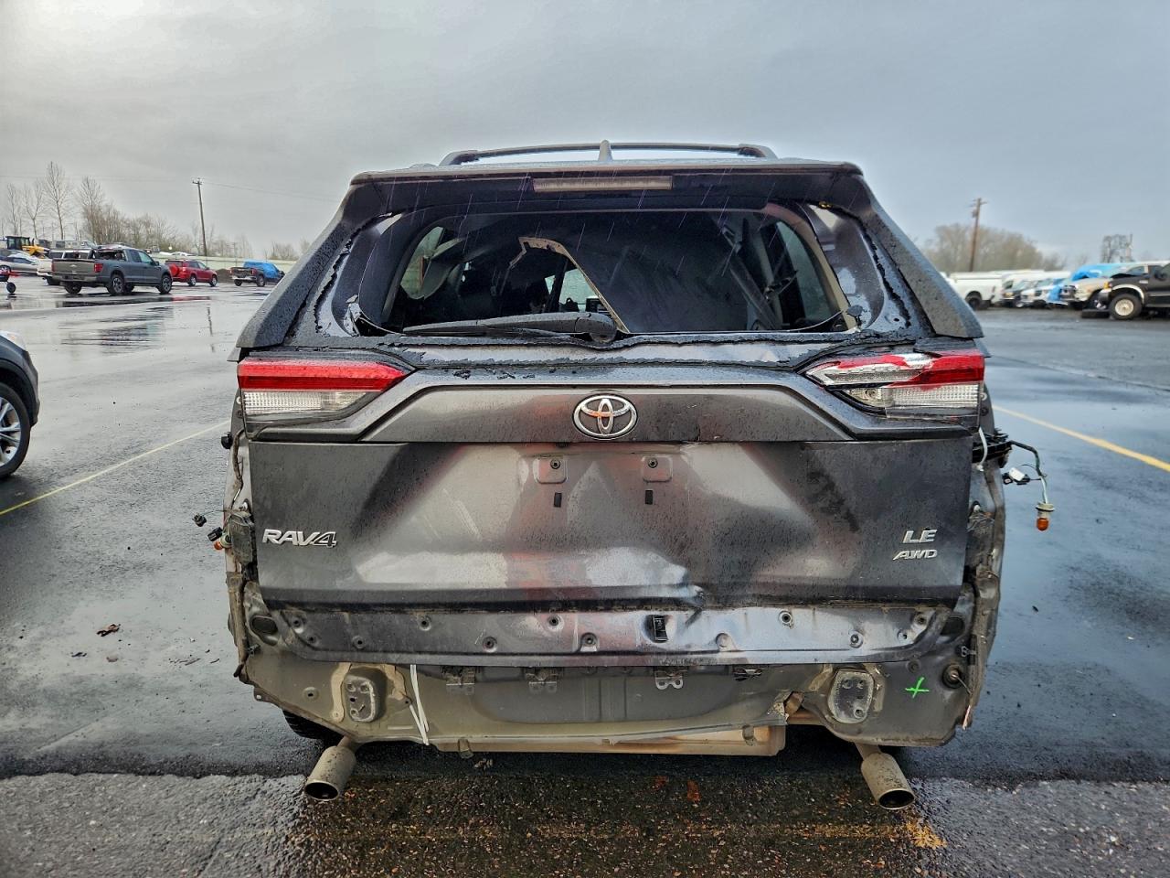 2019 TOYOTA RAV4 LE photo 6