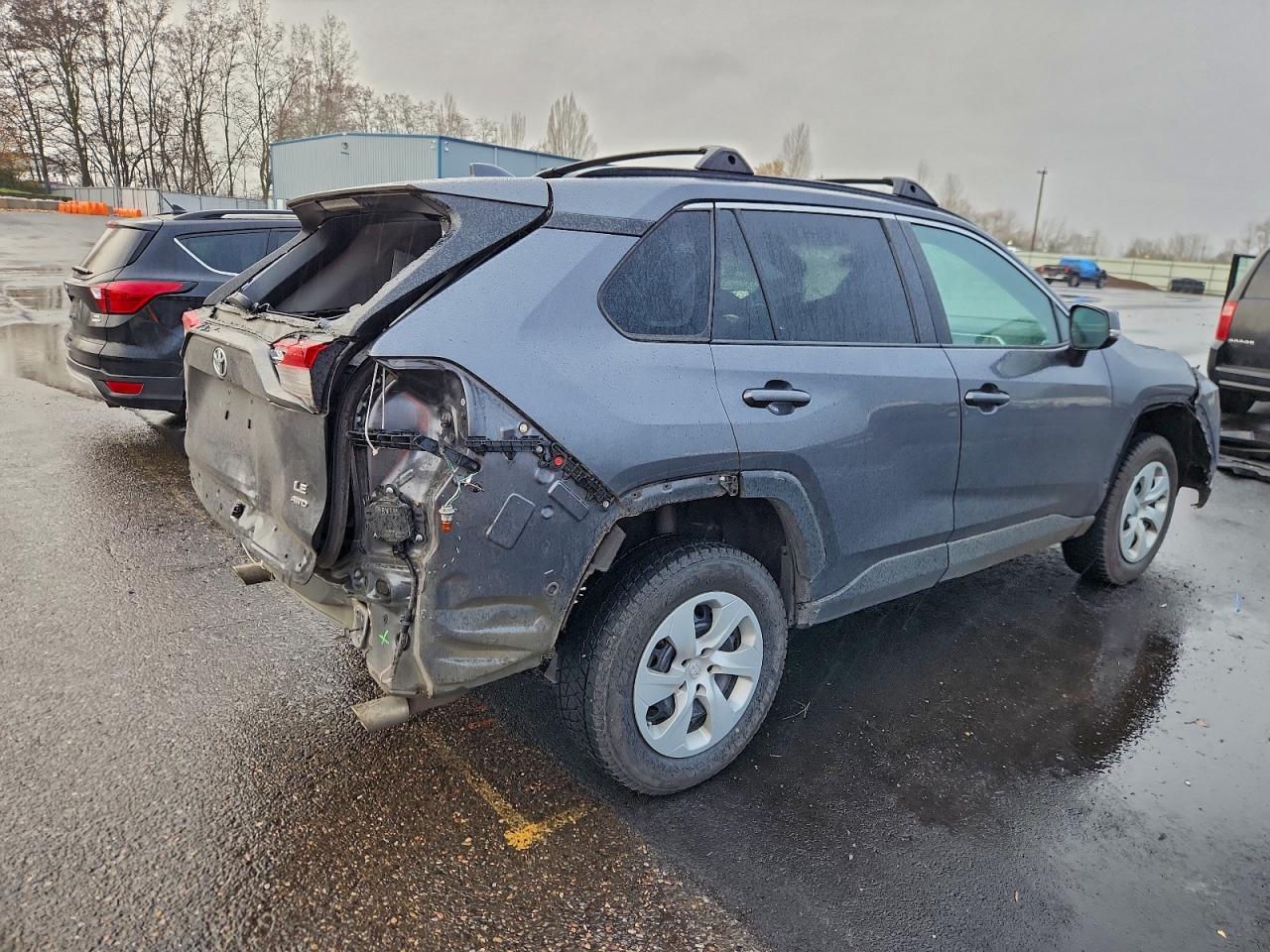 2019 TOYOTA RAV4 LE photo 3