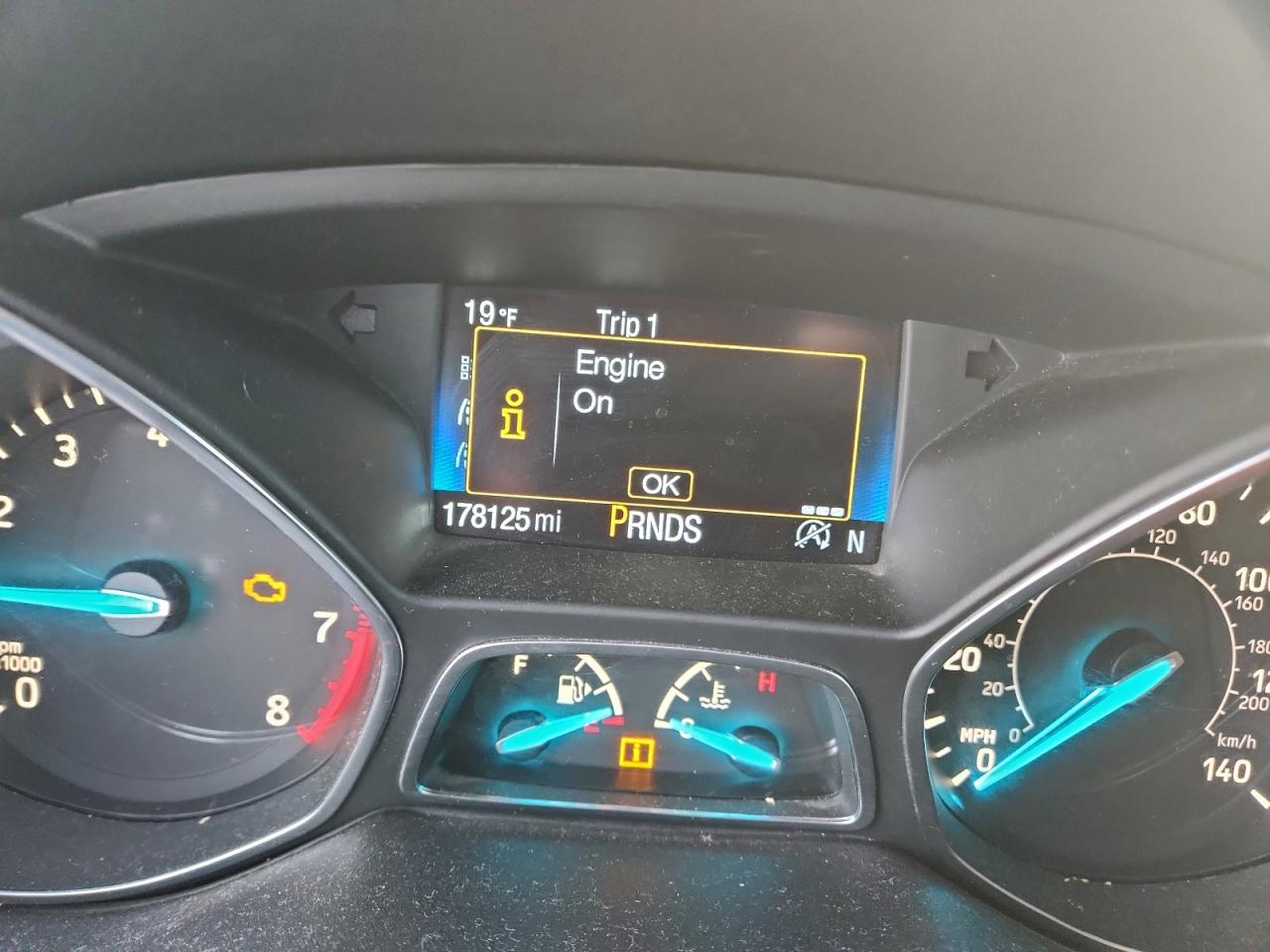 2017 FORD ESCAPE SE photo 9