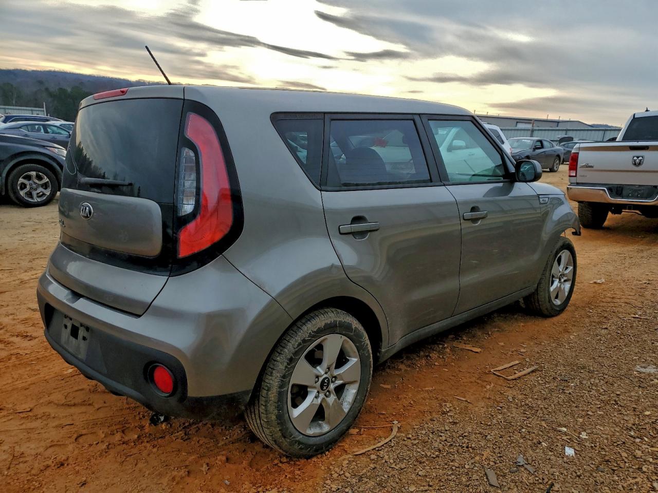 2017 KIA SOUL photo 3
