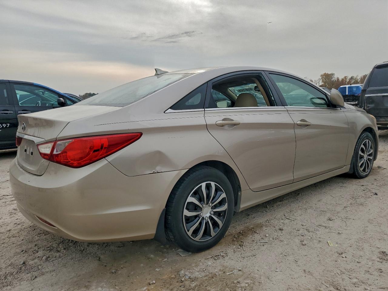 2012 HYUNDAI SONATA GLS photo 3