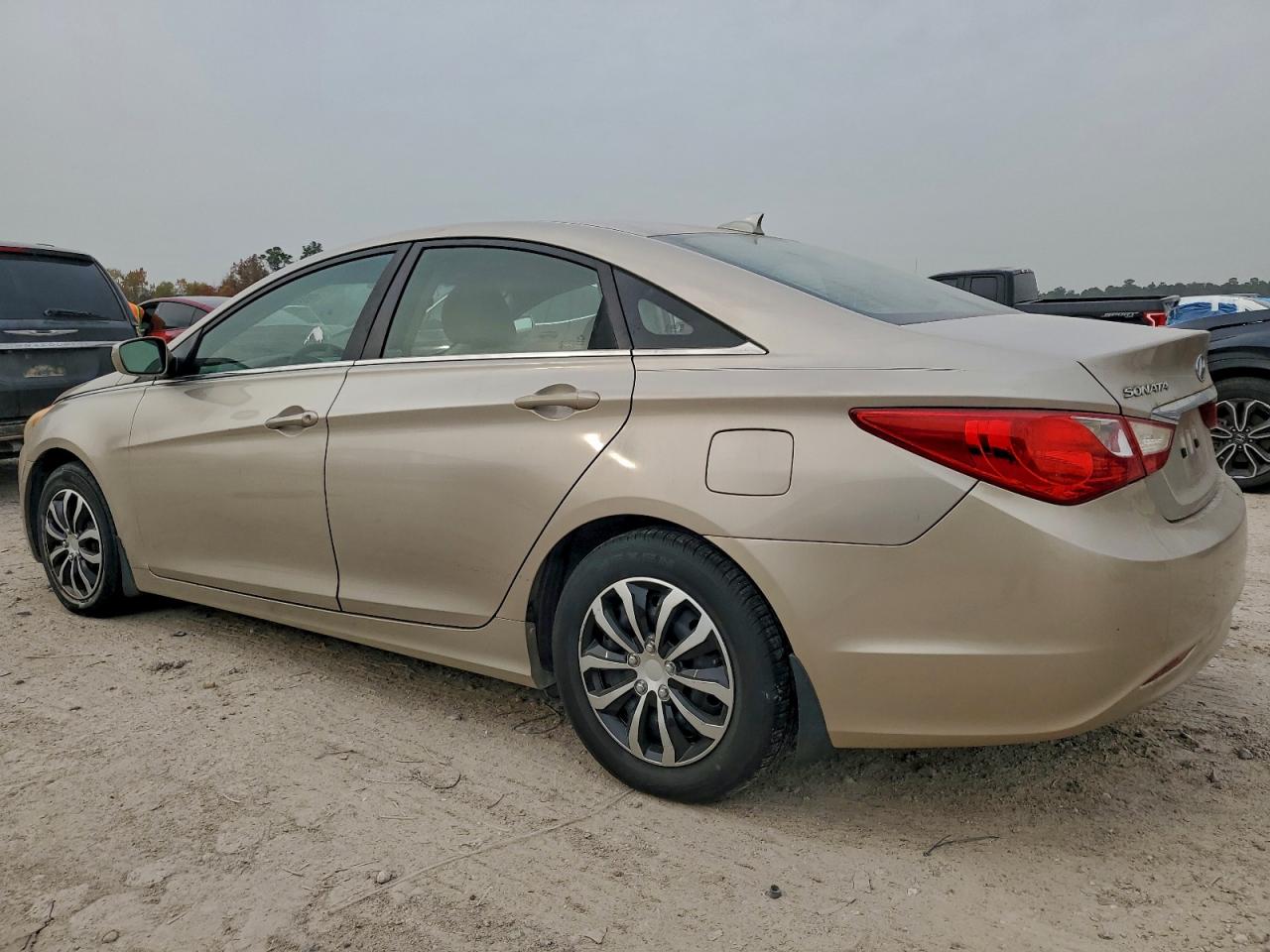 2012 HYUNDAI SONATA GLS photo 2
