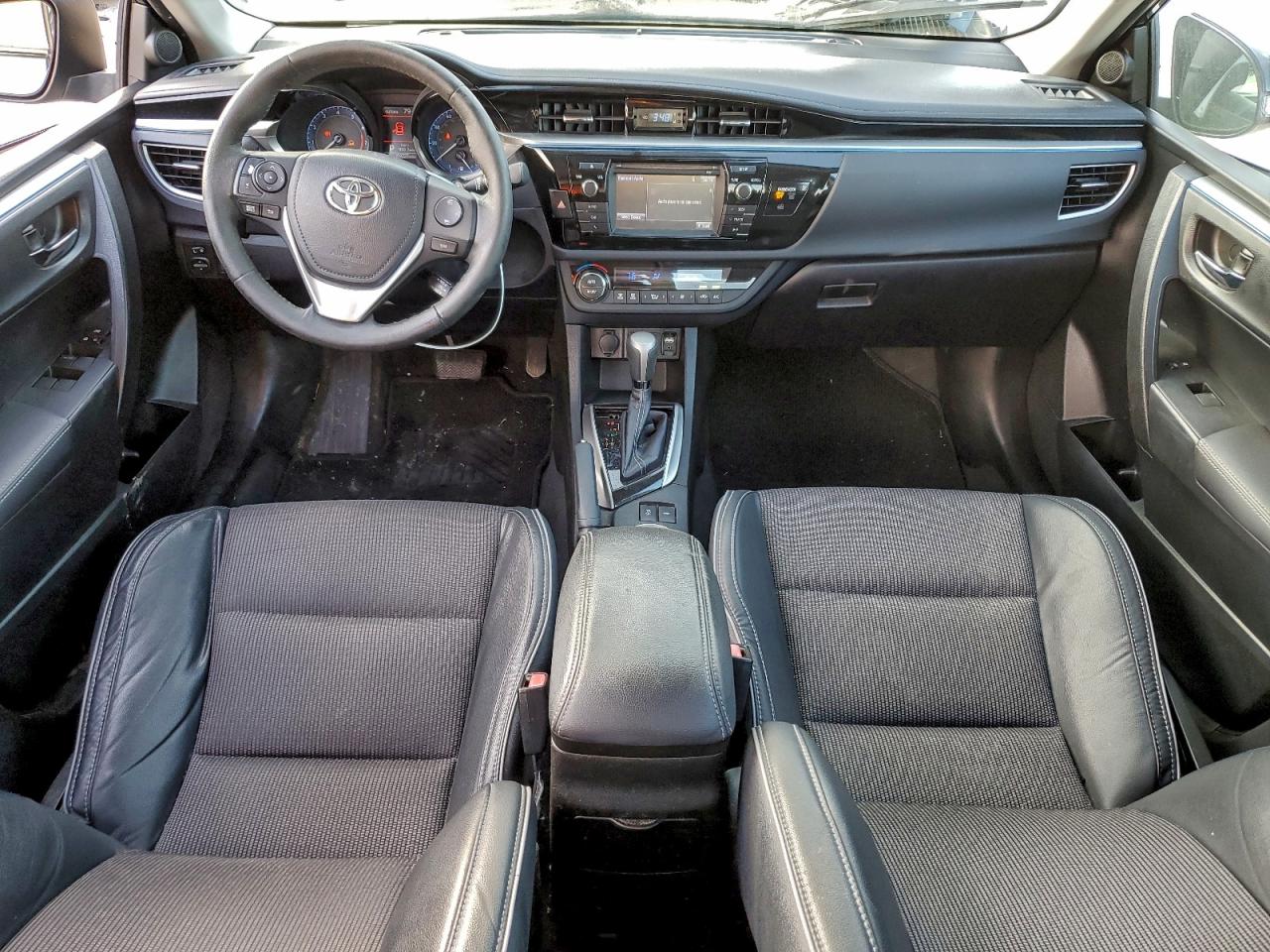 2016 TOYOTA COROLLA L photo 8